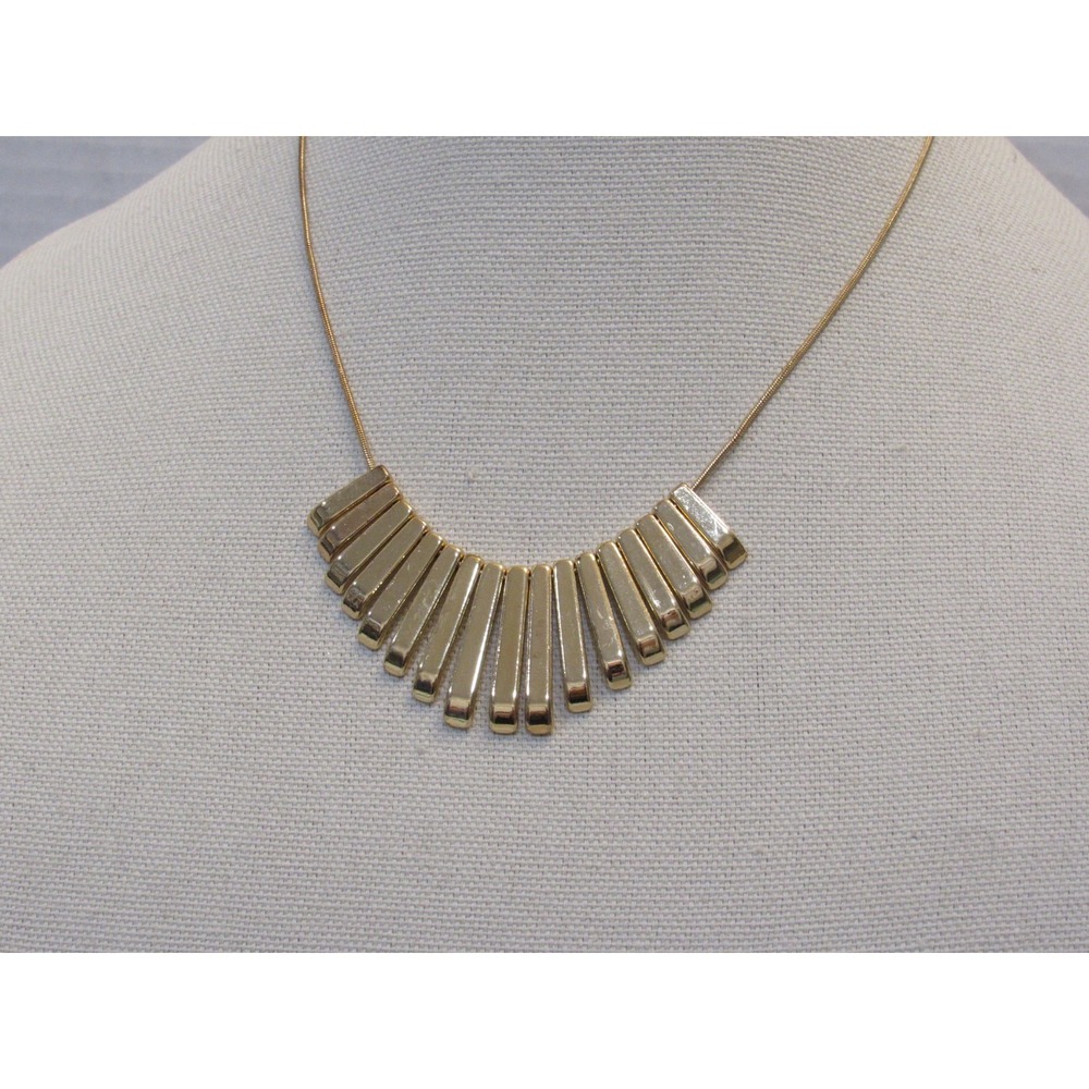 Gold Tone Necklace Sliding Dangle Old Money Quiet Luxury Minimal Regal Upscale